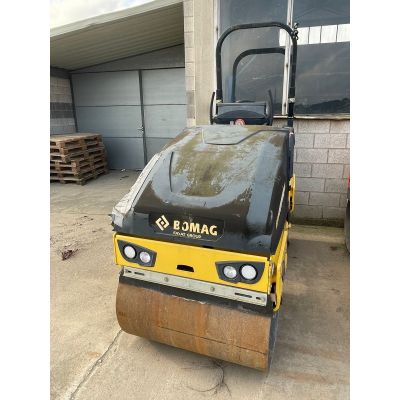 Rouleau BOMAG BW100