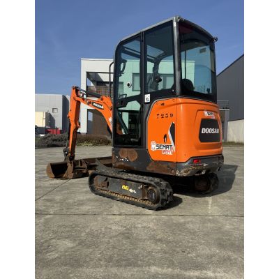 Mini-pelle Develon DX19 2019