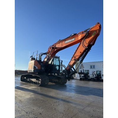 Pelle sur chenilles DX235LCR-5